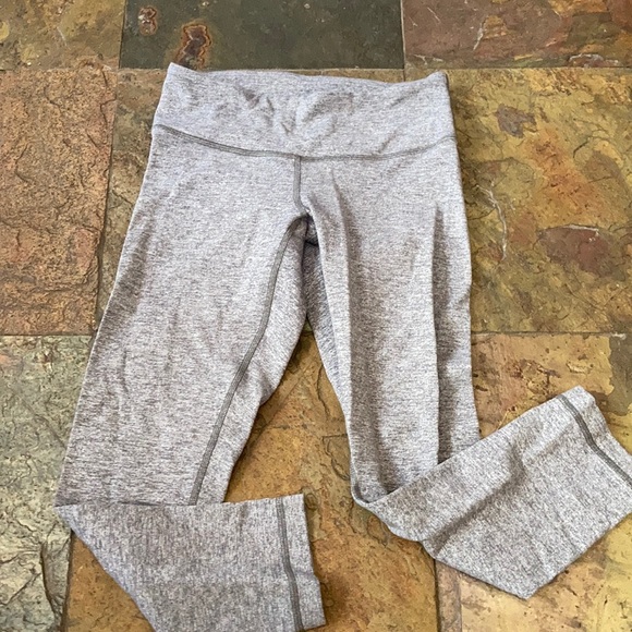 lululemon athletica Pants - Lululemon cropped leggings - great condition
